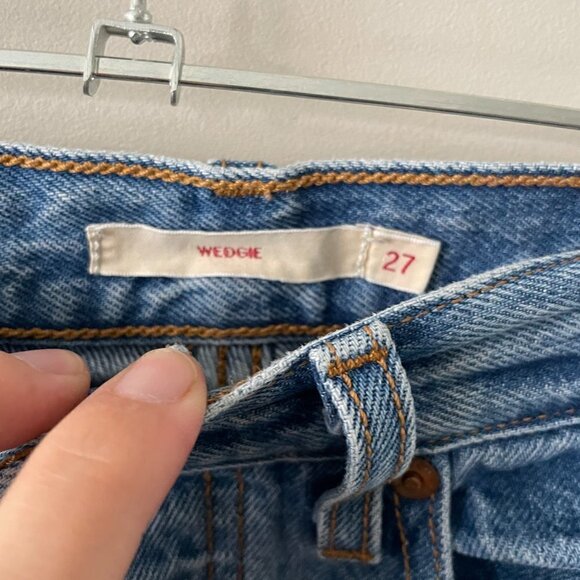 LEVI'S Wedgie Icon High Rise Denim Cropped Frayed Hem Jeans Athens Hera Blue 27 - Picture 12 of 13